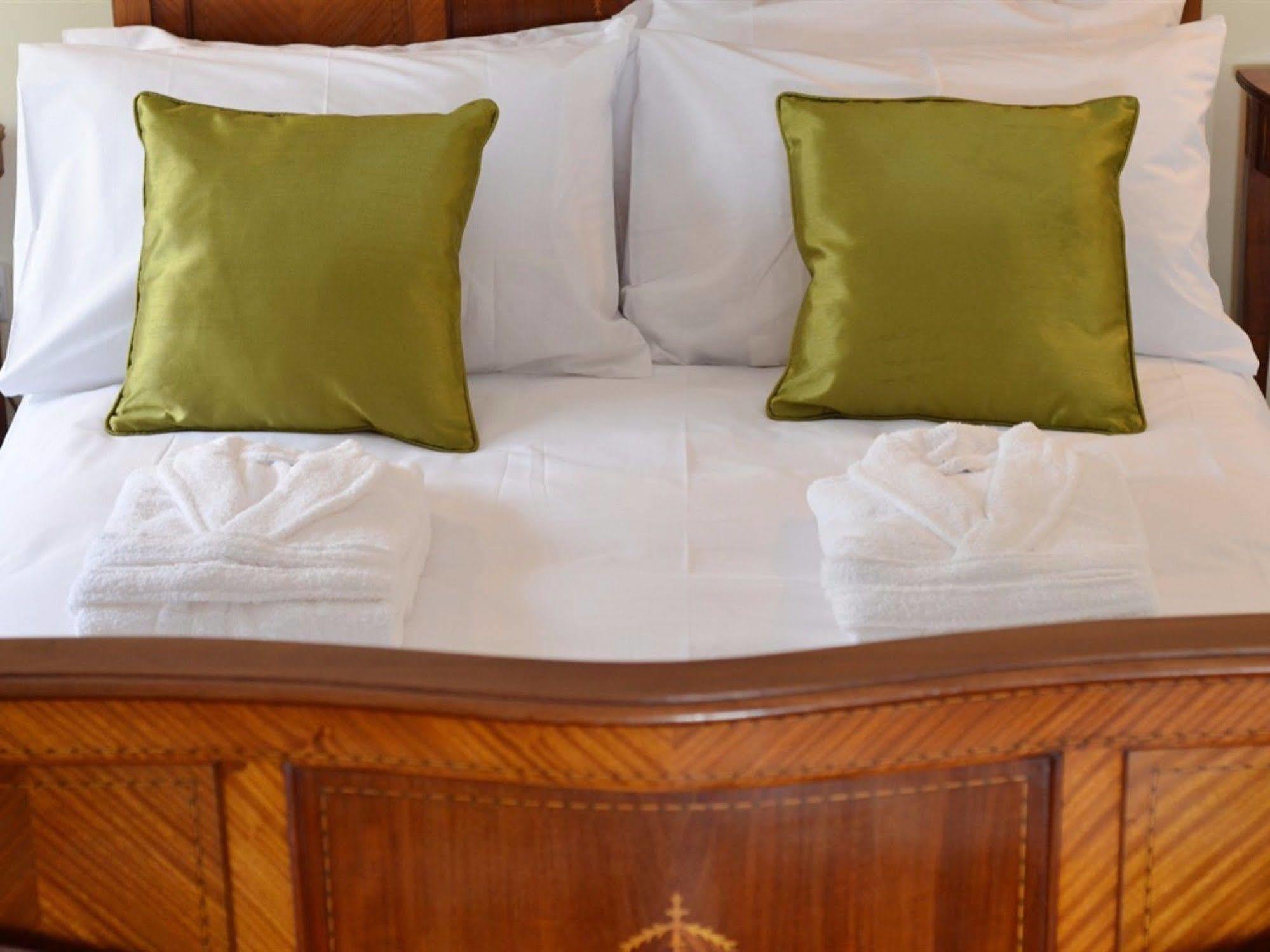 Bed and Breakfast Fern Bank Грейт-Роусли Экстерьер фото